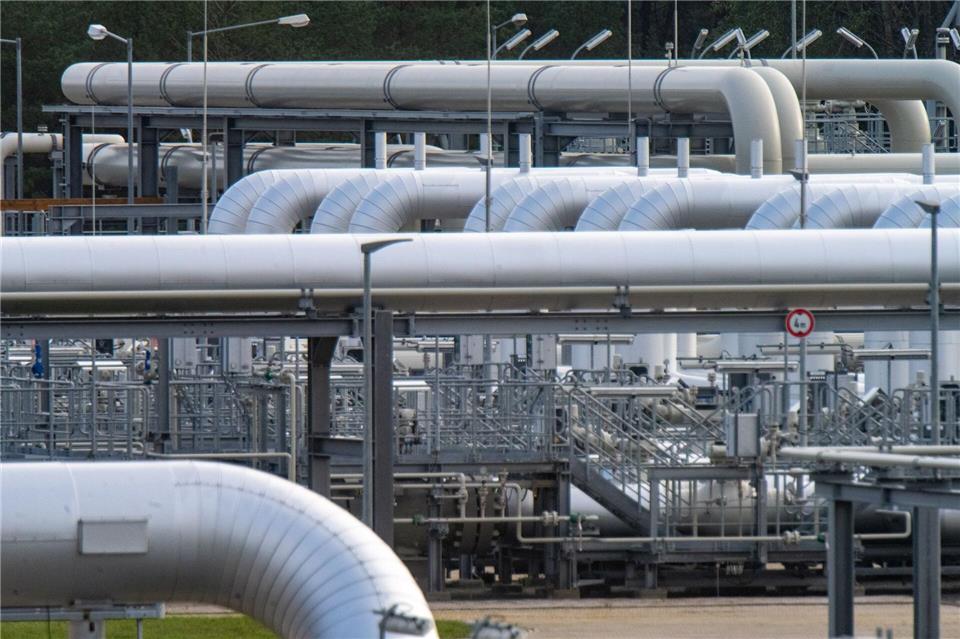 Rohrsysteme und Absperrvorrichtungen in der Gasempfangsstation der ehemaligen Ostseepipeline Nord Stream 2. Stefan Sauer/dpa