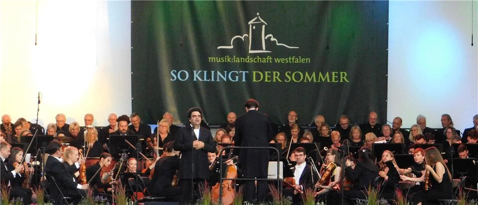 Rolando Villazón trat mit der Festivalphilharmonie Westfalen in Raesfeld auf.