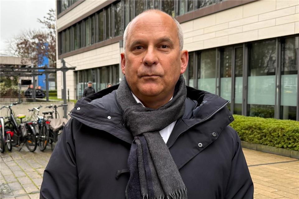 Roman Poseck (CDU), hessischer Innenminister, sieht keinen Anlass für „Triumphgeheul der AfD“. (Archivbild)Michael Bauer/dpa