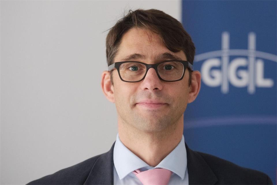 Ronald Benter, Vorstand der gemeinsamen Glücksspielbehörde der Länder (GGL), warnt: Langsame Prozesse bei Regeländerungen treiben Kunden zu illegalen Anbietern. (Archivbild)Sebastian Willnow/dpa