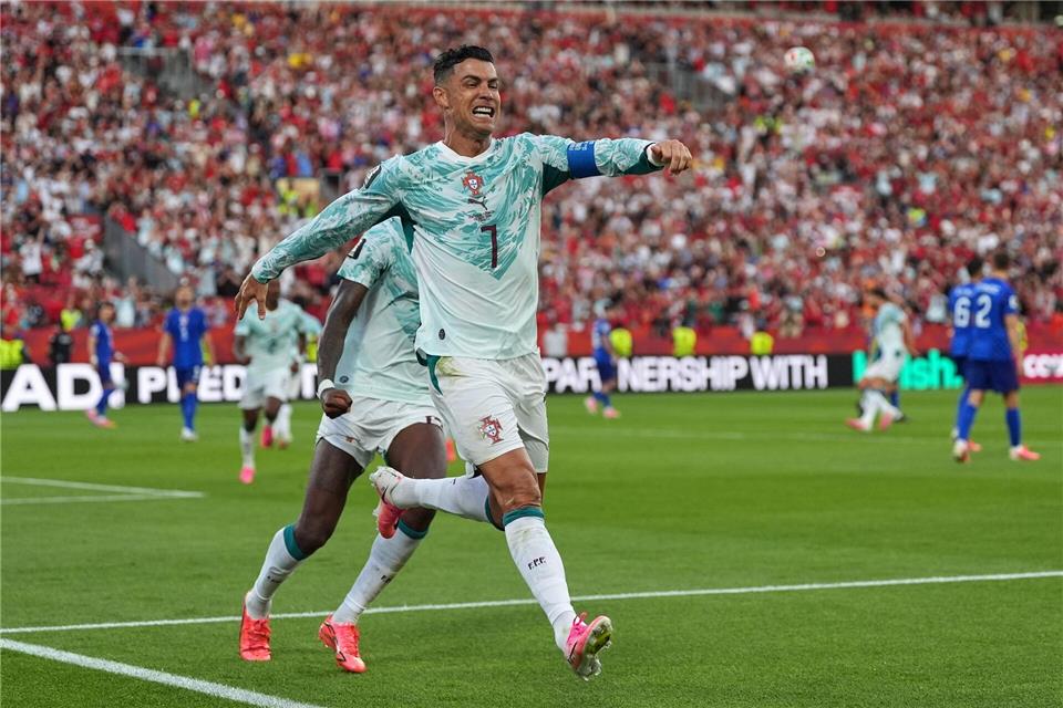 Ronaldo bejubelt seinen Treffer.Stephanie Scarbrough/AP/dpa