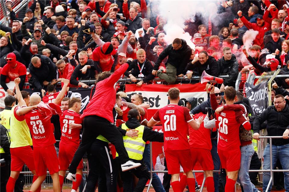Rot-Weiss Essen steht in der Relegation zur 2. LigaLucca Fundel/dpa