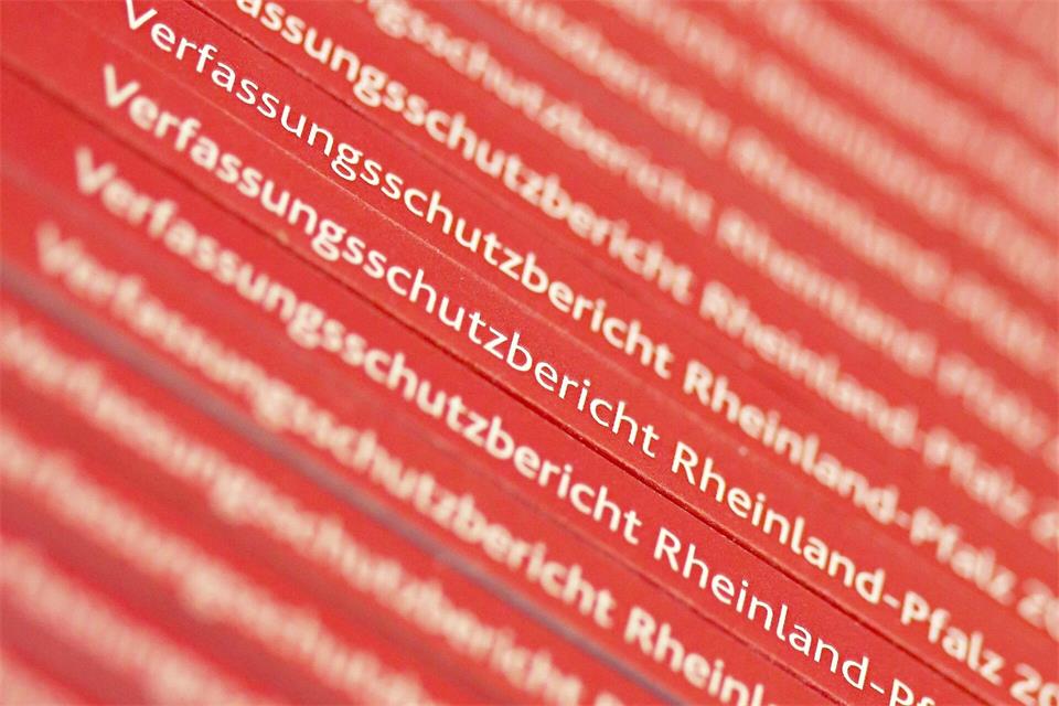Rudi Heimann wechselt die Rheinseite und wird Chef des Verfassungsschutzes in Rheinland-Pfalz. (Symbolbild)Fredrik von Erichsen/dpa