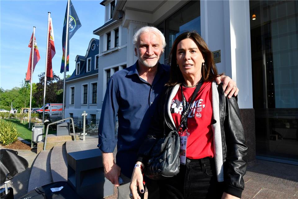 Rudi Völler und seine Frau Sabrina.Roberto Pfeil/dpa