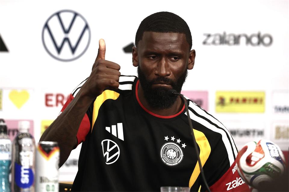 Rüdiger zeigte sich bei der WM in den USA als Musterprofi. (Archivbild) Christian Charisius/dpa