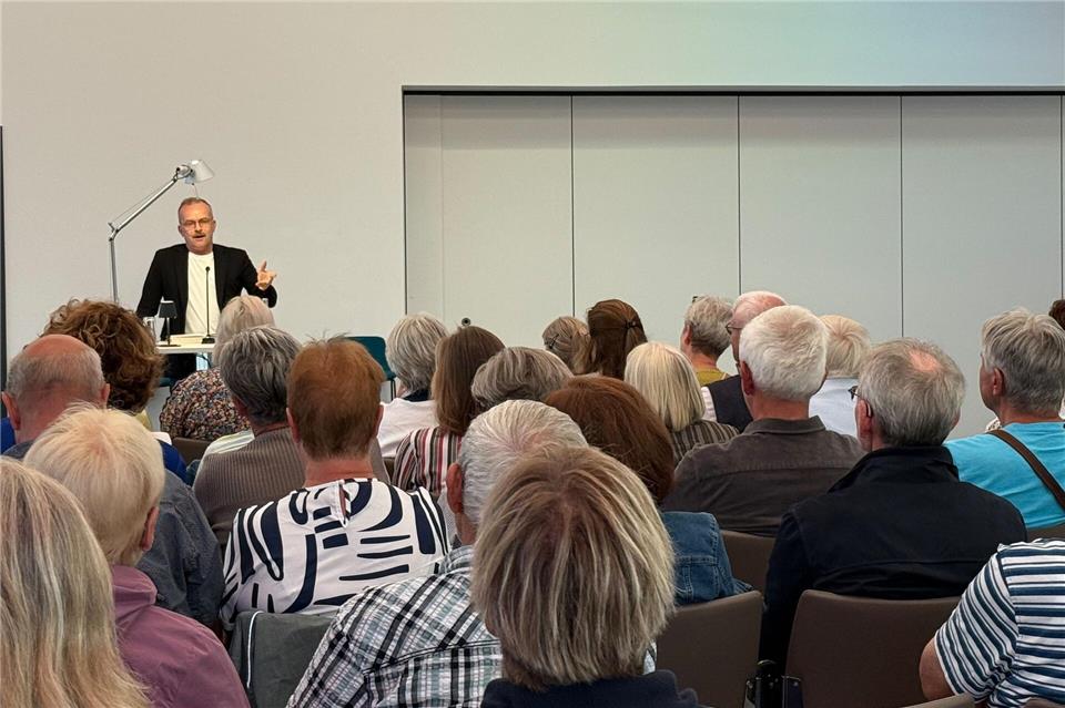 Rund 100 Besucher kamen zur Vorpremiere in Ludwigslust.Iris Leithold/dpa
