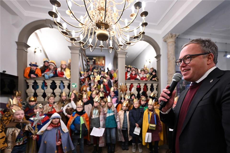 Rund 100 Sternsinger kamen in das von der Staatskanzlei genutzte Haus Dacheröden.Martin Schutt/dpa