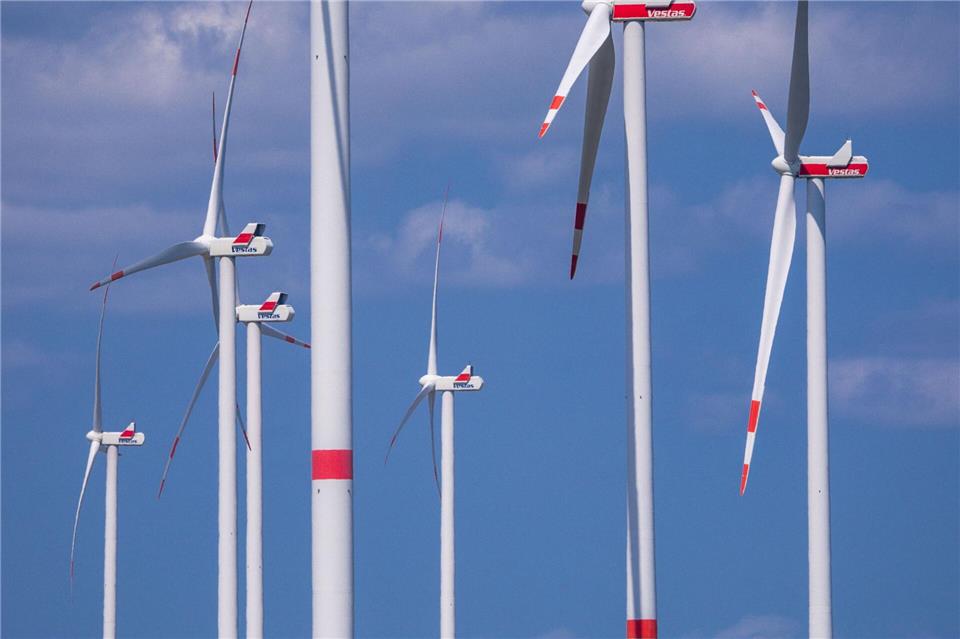 Rund 100 Windräder sind in den vergangenen fünf Jahren in MV gebaut worden. (Symbolbild)Jens Büttner/dpa