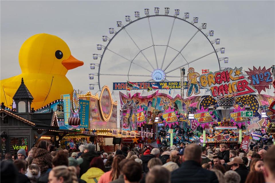 Rund 1,5 Millionen Menschen haben den 990. Bremer Freimarkt besucht.Focke Strangmann/dpa