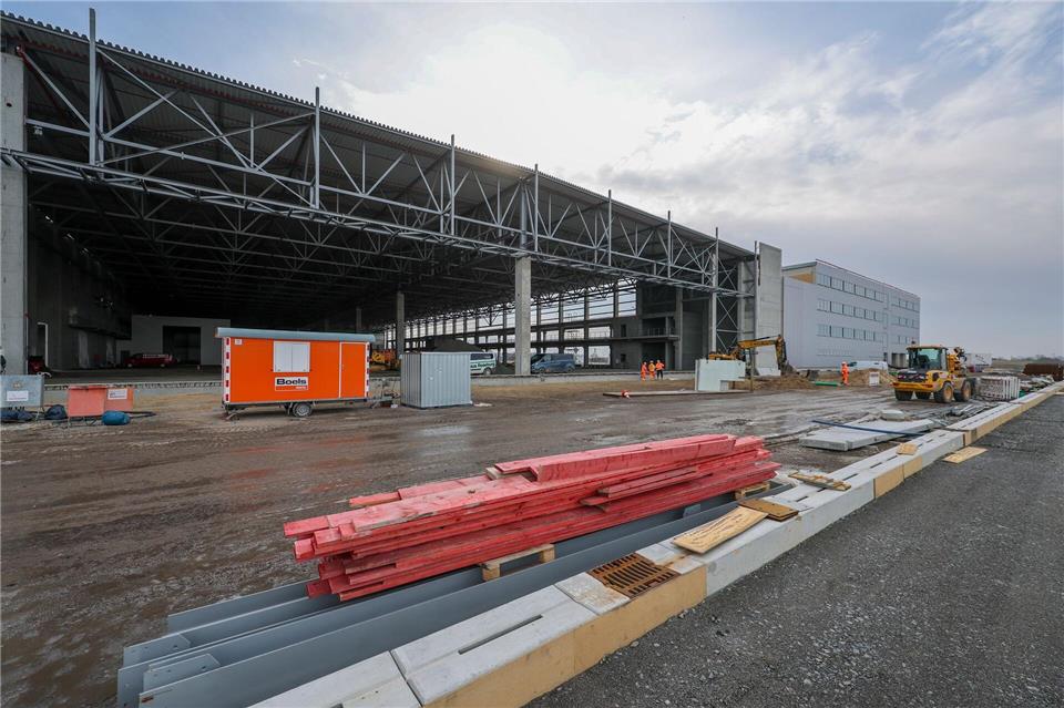 Rund 150 Fachkräfte werden künftig allein in der Montage benötigtJan Woitas/dpa