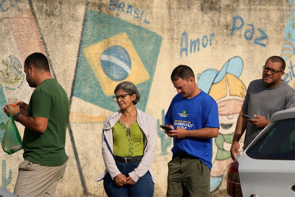 Rund 159 Millionen Menschen waren zur Wahl aufgerufen.Eraldo Peres/AP/dpa