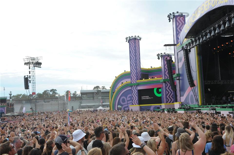 Rund 200.000 Besucher erwarten die Veranstalter, Ex-Fußballnationalspieler Lukas Podolski und der Musikmanager Markus Krampe, beim Glücksgefühle-Festival am Hockenheimring. (Archivbild)Sebastian Schug/dpa