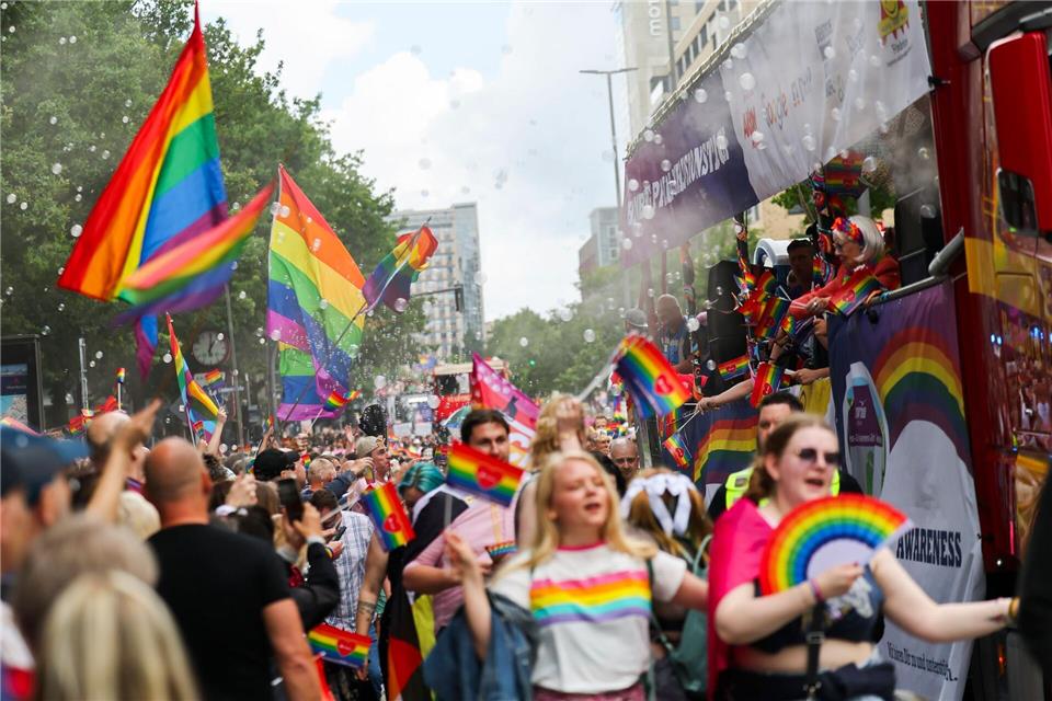 Rund 250.000 Menschen werden zur Demonstration erwartet. (Archiv) Christian Charisius/dpa