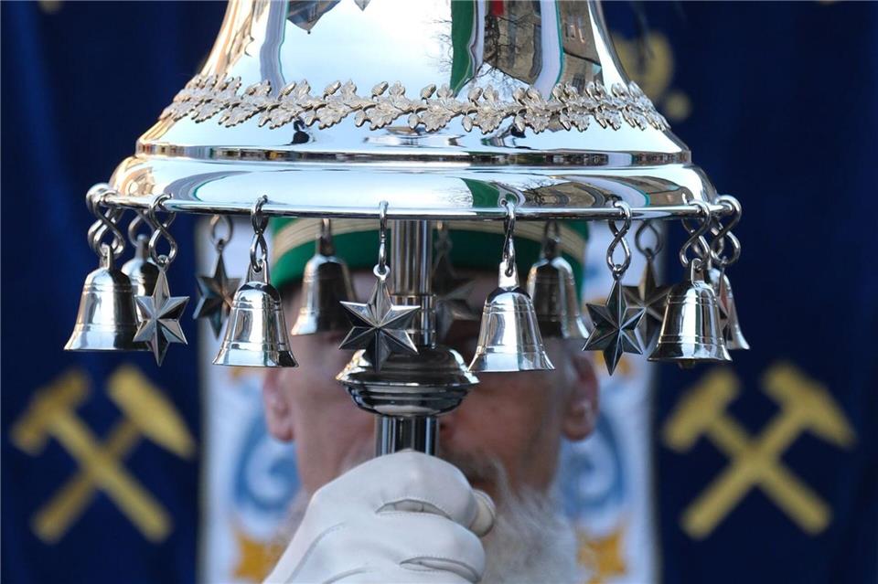 Rund 300 Bergmusiker waren in Annaberg-Buchholz dabei.Sebastian Willnow/dpa