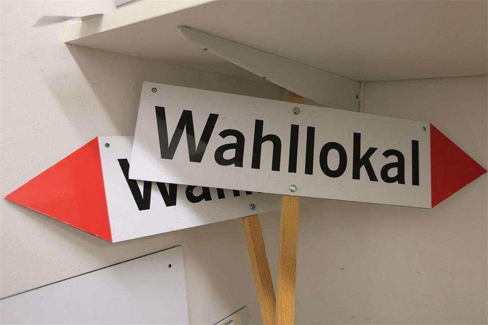 Rund 4.000 junge Wählerinnen und Wähler werden zur U18-Landtagswahl erwartet. (Symbolbild)Matthias Bein/dpa