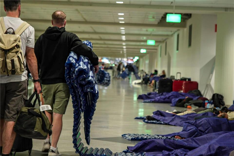Rund 6.500 Menschen waren von den ausgesetzten Starts und Landungen am Münchner Flughafen betroffen.Enrique Kaczor/onw-images/dpa