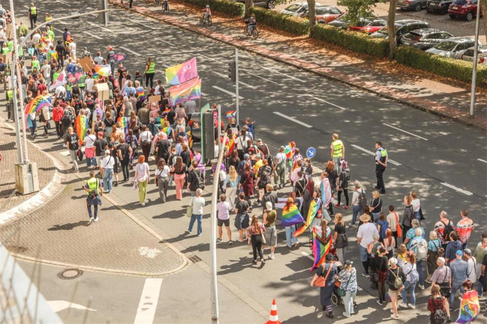 Rund 700 Teilnehmer begleiteten den zweiten Bocholter Christopher Street Day am 22. August.