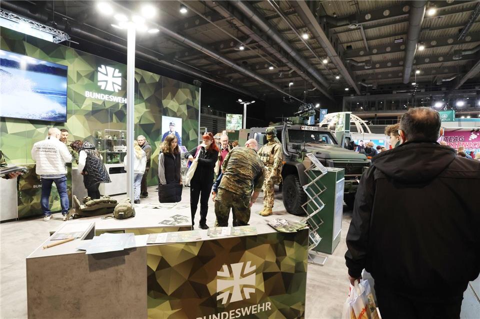 Rund 750 Aussteller präsentieren bei der „Thüringen-Ausstellung“ ihre Produkte und Dienstleistungen. Bodo Schackow/dpa