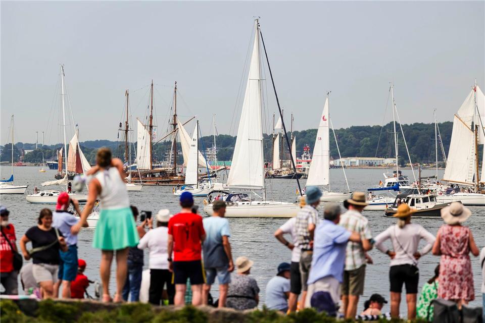 Rund drei Millionen Menschen haben die Kieler Woche 2026 besucht. Frank Molter/dpa