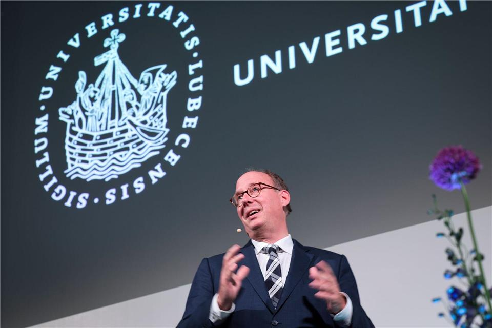 Rund sechs Wochen nach Amtsantritt ist der frühere Chef des Bundeskanzleramts Helge Braun offiziell Präsident der Universität Lübeck. Christian Charisius/dpa