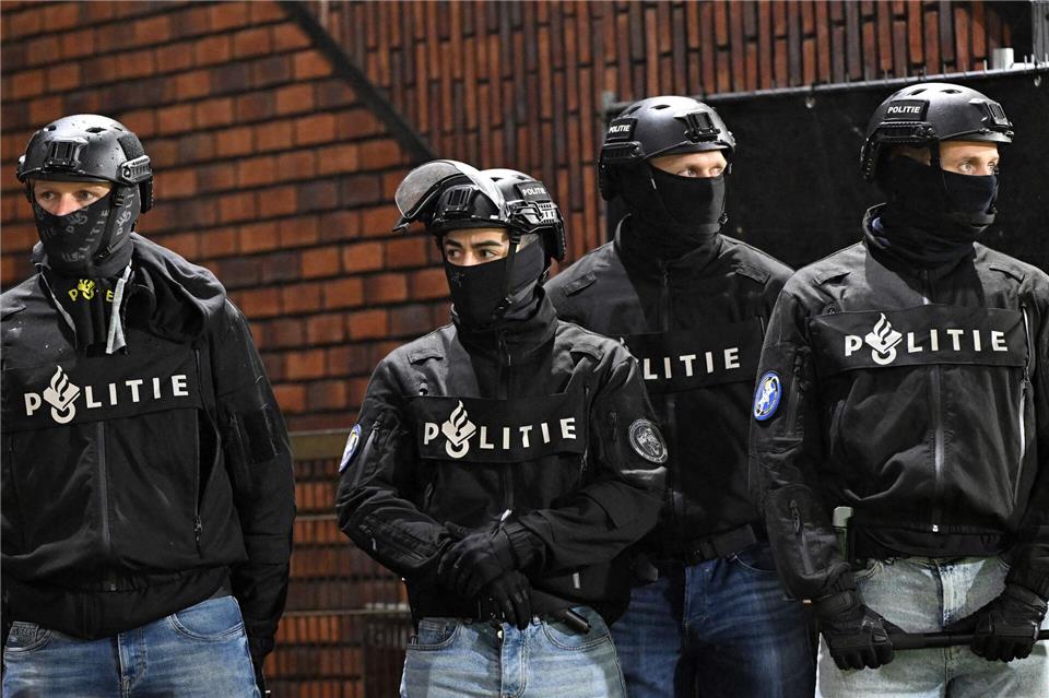 Rund um den Einsatz der Polizei in Deventer gab es Ärger.Federico Gambarini/dpa