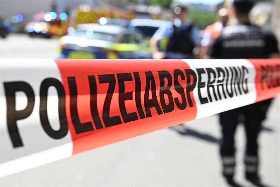 Rund um den Fundort der Fliegerbombe in Nürnberg wurde ein Evakuierungsradius von 750 Metern festgelegt. (Symbolbild)Bernd Weißbrod/dpa