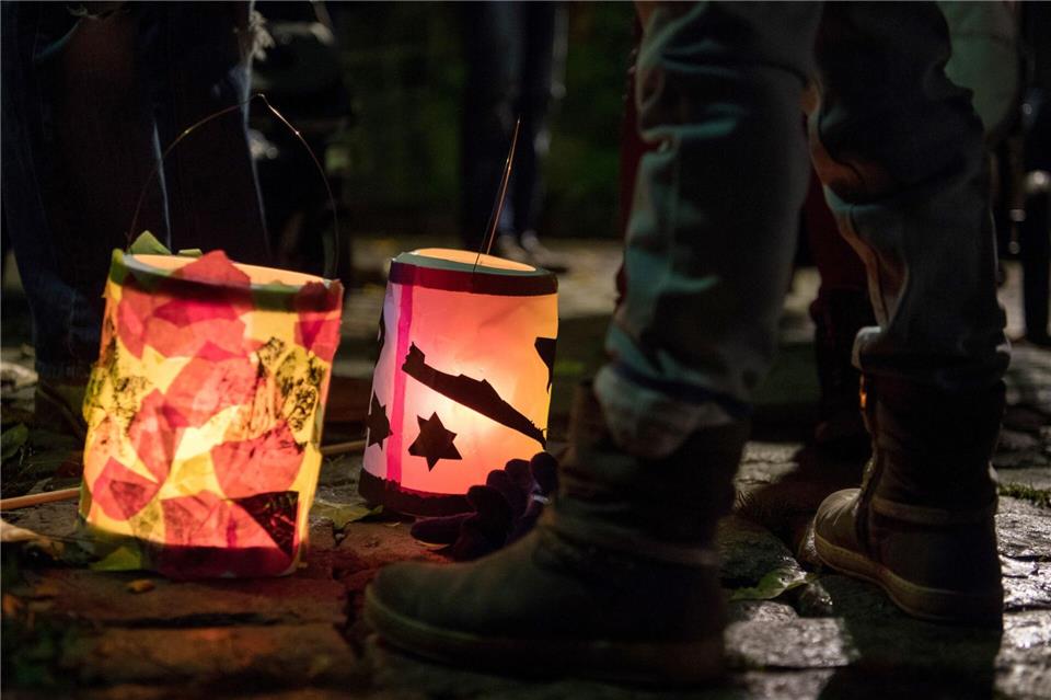 Rund um den Sankt-Martinstag am 11. November werden in einigen hessischen Städten Märkte veranstaltet. (Symbolbild)Sebastian Gollnow/dpa