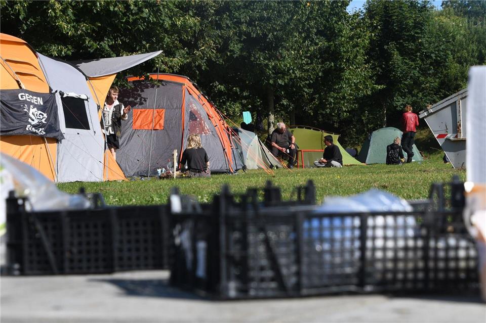 Rund vier Wochen soll das Punk-Protestcamp auf Sylt dauern. Lea Albert/dpa