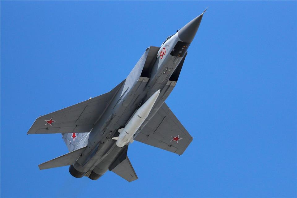 Russische Kampfjets vom Typ MiG-31 haben nach estnischen Angaben den Luftraum des Landes verletzt. Moskau bestreitet das. (Archivbild)Pavel Golovkin/AP/dpa