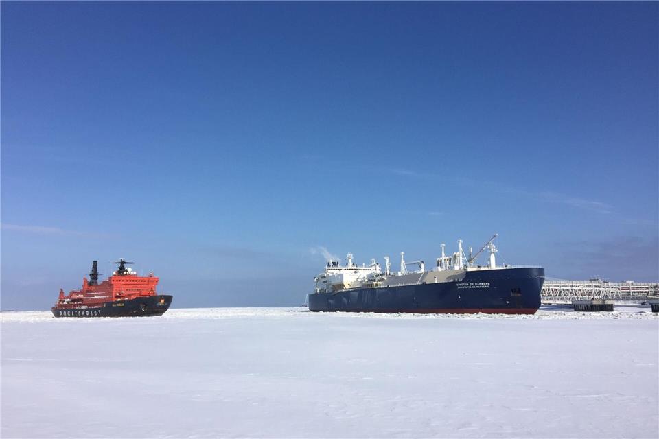 Russisches LNG soll früher als geplant nicht mehr in die EU importiert werden dürfen. (Archivbild)Friedemann Kohler/dpa