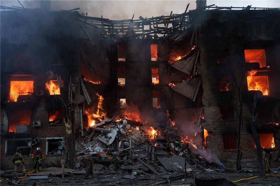 Russland spricht von einem Vergeltungsschlag für die ukrainischen Angriffe auf zivile Infrastruktur.Evgeniy Maloletka/AP/dpa