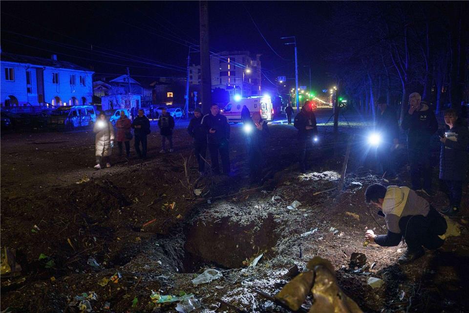 Russland überzieht die Ukraine seit mehr als vier Jahren mit einem zerstörerischen Angriffskrieg.Evgeniy Maloletka/AP/dpa