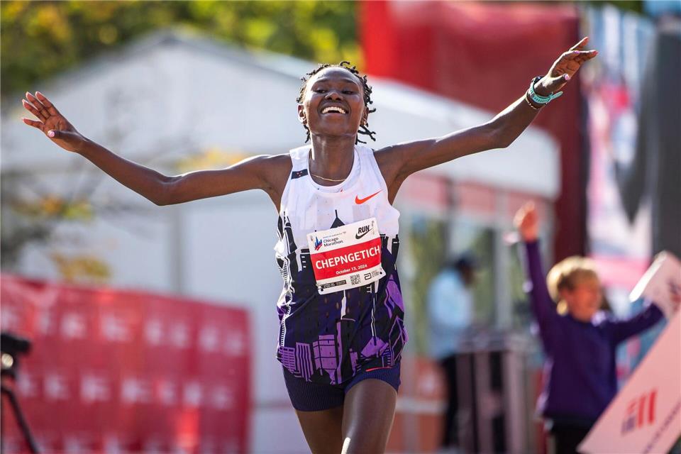 Ruth Chepngetich lief in Chicago als erste Frau einen Marathon unter 2:10 Stunden und wurde nun für drei Jahre gesperrt.Tess Crowley/Chicago Tribune/AP/dpa