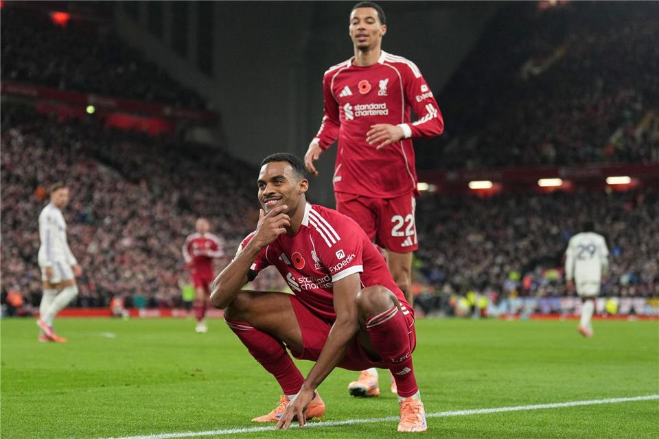 2:0 gegen Aston Villa: Liverpool beendet Niederlagen-Serie Ryan Gravenberch sorgte mit seinem Treffer gegen Aston Villa für große Erleichterung.Jon Super/AP/dpa