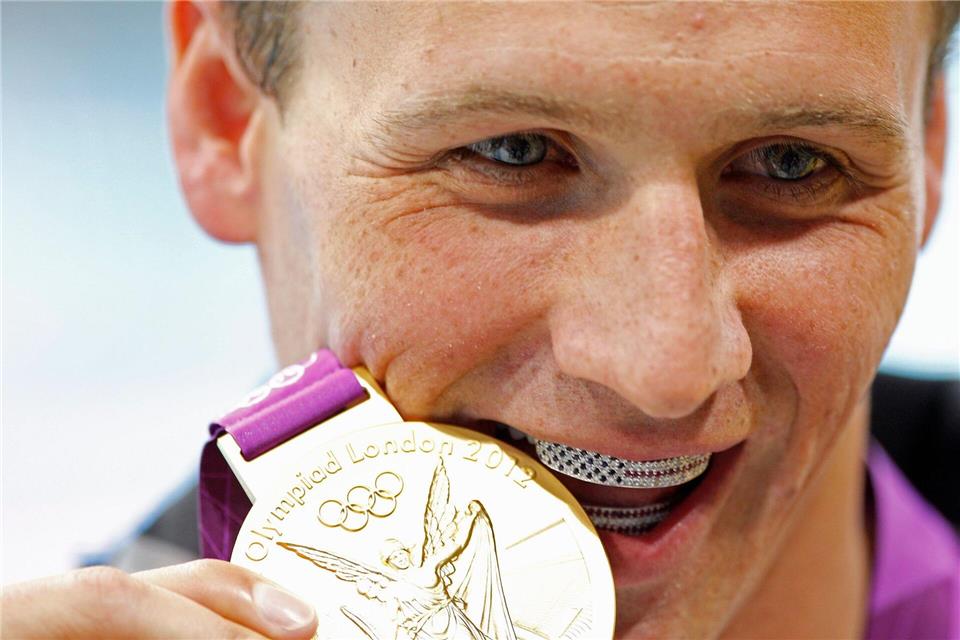 Ryan Lochte hat drei Olympia-Goldmedaillen versteigert. (Archivbild)Patrick B. Kraemer/EPA/dpa