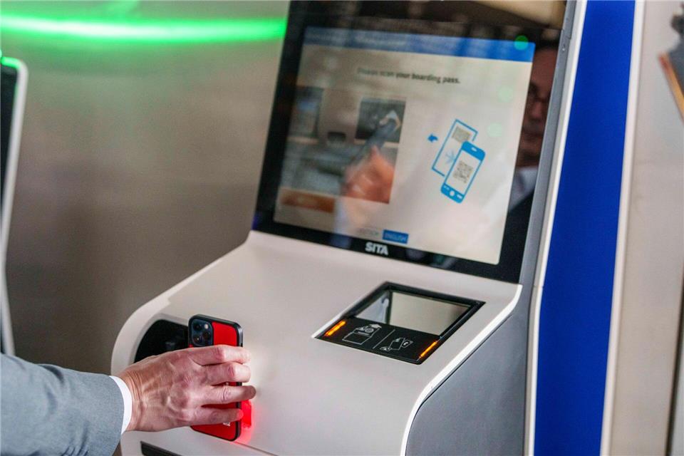 Von Fernsehen bis Minikredite – was sich im November ändert Ryanair macht Schluss mit Papier. (Archivbild)Andreas Arnold/dpa