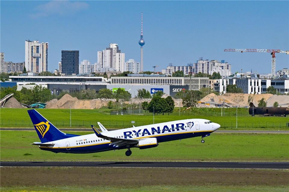 Ryanair streicht sein Angebot in Berlin zusammen. Patrick Pleul/dpa