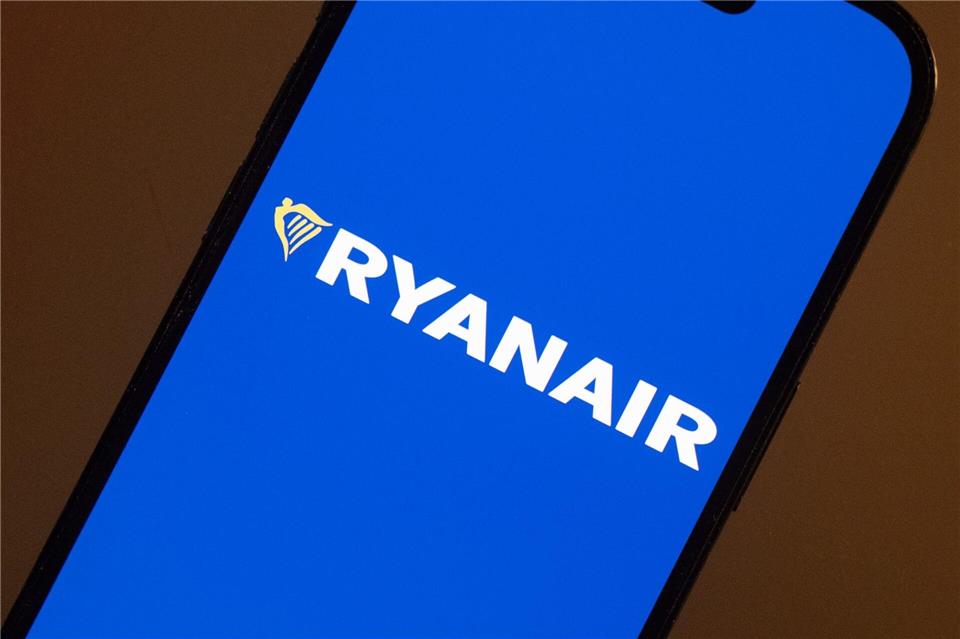 Ryanair will Bordkarten (fast) nur noch über die App ausgeben. (Symbolbild)Sebastian Kahnert/dpa