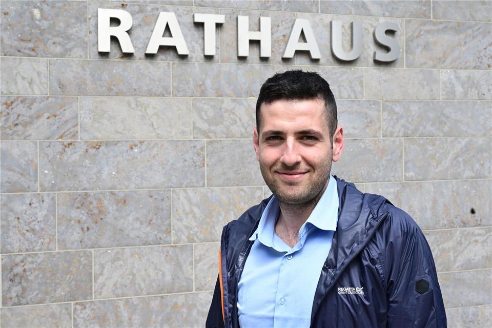Ryyan Alshebl kam 2015 als Flüchtling nach Deutschland. Er ist einer von vielen eingebürgerten Syrern und heute Bürgermeister der baden-württembergischen Gemeinde Ostelsheim. (Archivfoto)Bernd Weißbrod/dpa