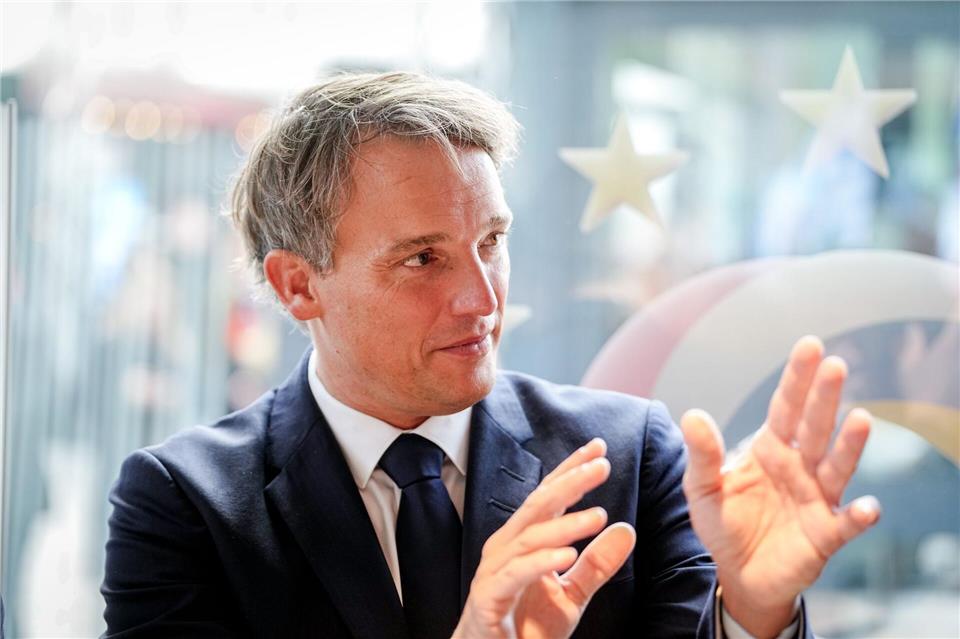 SAP-Chef Christian Klein und weitere Firmenvertreter waren zu Gast beim Digitalgipfel. Kay Nietfeld/dpa