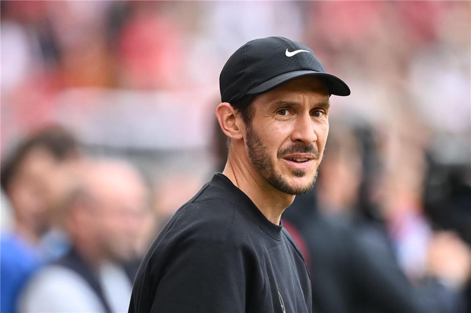 SC-Coach Schuster wird bald den Freiburger Neuzugang Suzuki trainieren.Silas Stein/dpa