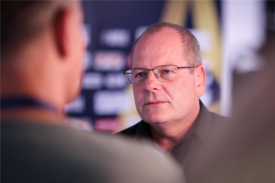 SCM-Geschäftsführer Marc-Henrik Schmedt will die Meisterschale zurück nach Magdeburg holen. (Archivbild)Ronny Hartmann/dpa-Zentralbild/dpa