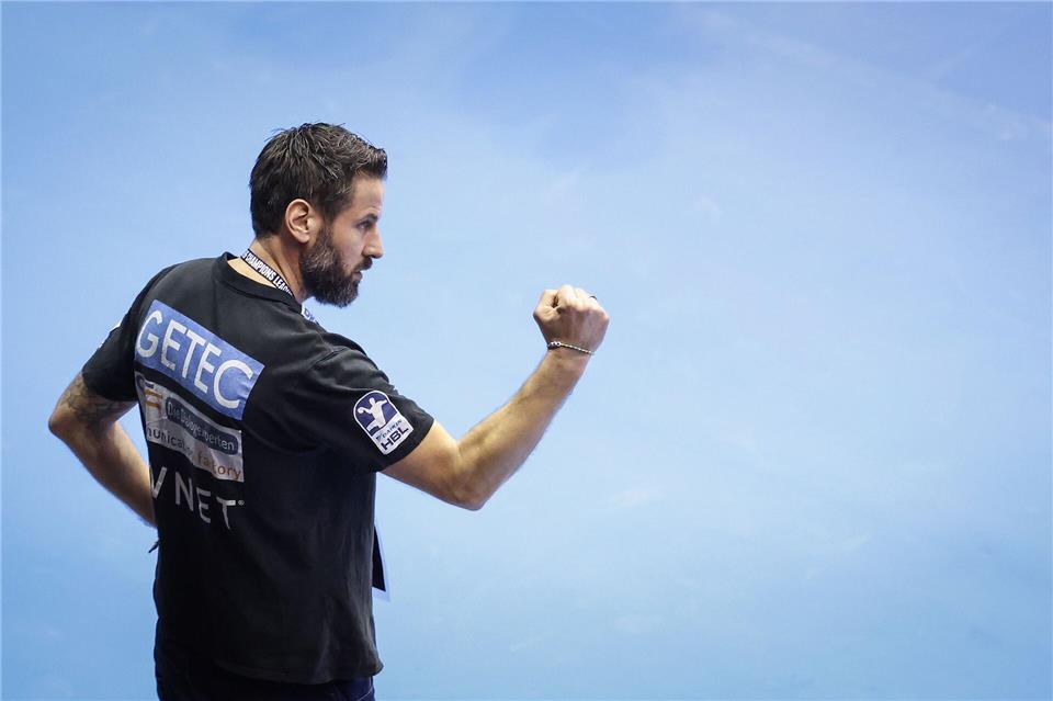 SCM-Trainer Bennet Wiegert steht vor einer anstrengenden Woche mit zwei Auswärtsspielen. (Archivbild)Ronny Hartmann/dpa-Zentralbild/dpa