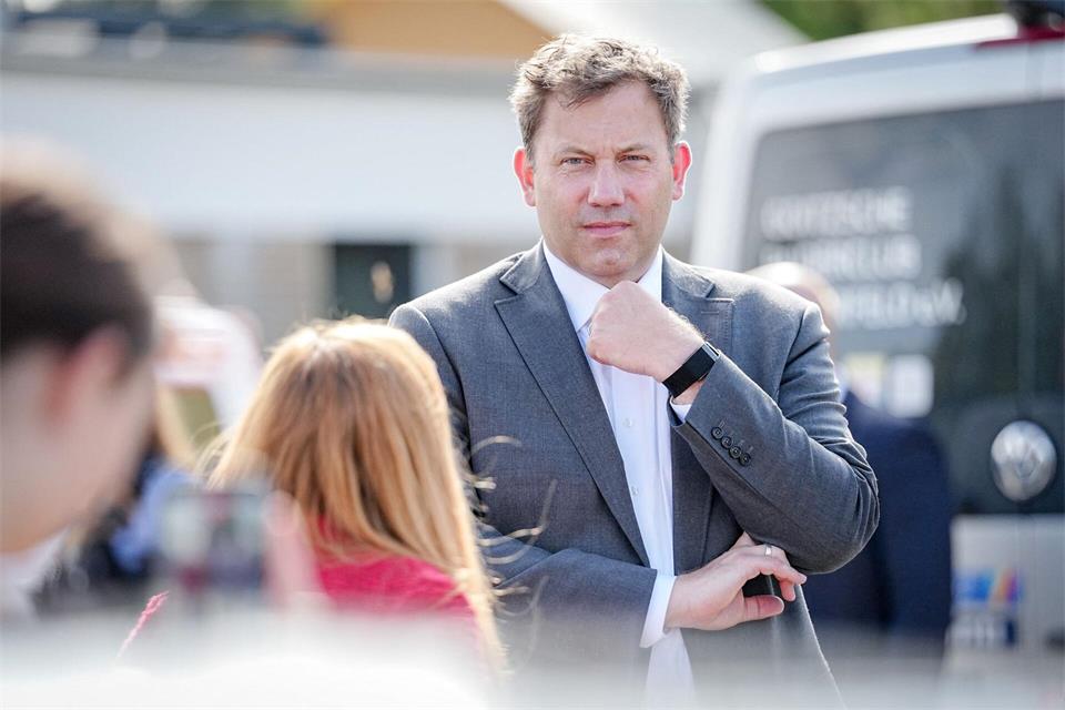SPD-Chef Lars Klingbeil vertraut nach eigener Aussage auf die klare Haltung der Unionsspitzen.Kay Nietfeld/dpa