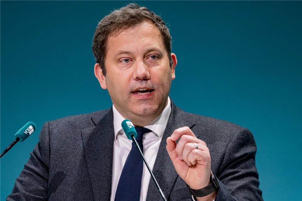 SPD-Chef Lars Klingbeil will im Rentenstreit hart bleiben. Fabian Sommer/dpa