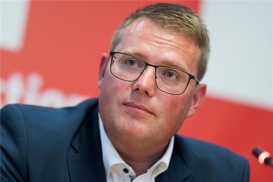 SPD-Fraktionschef Holger Grießhammer sieht den Freistaat noch nicht ausreichend auf mögliche Krisen und Katastrophen vorbereitet. (Archivbild)Peter Kneffel/dpa