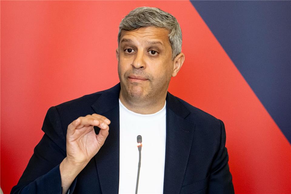 SPD-Fraktionschef Raed Saleh war auch Vorsitzender der Enquete-Kommission gegen Antisemitismus und Rassismus. (Archivbild) Fabian Sommer/dpa
