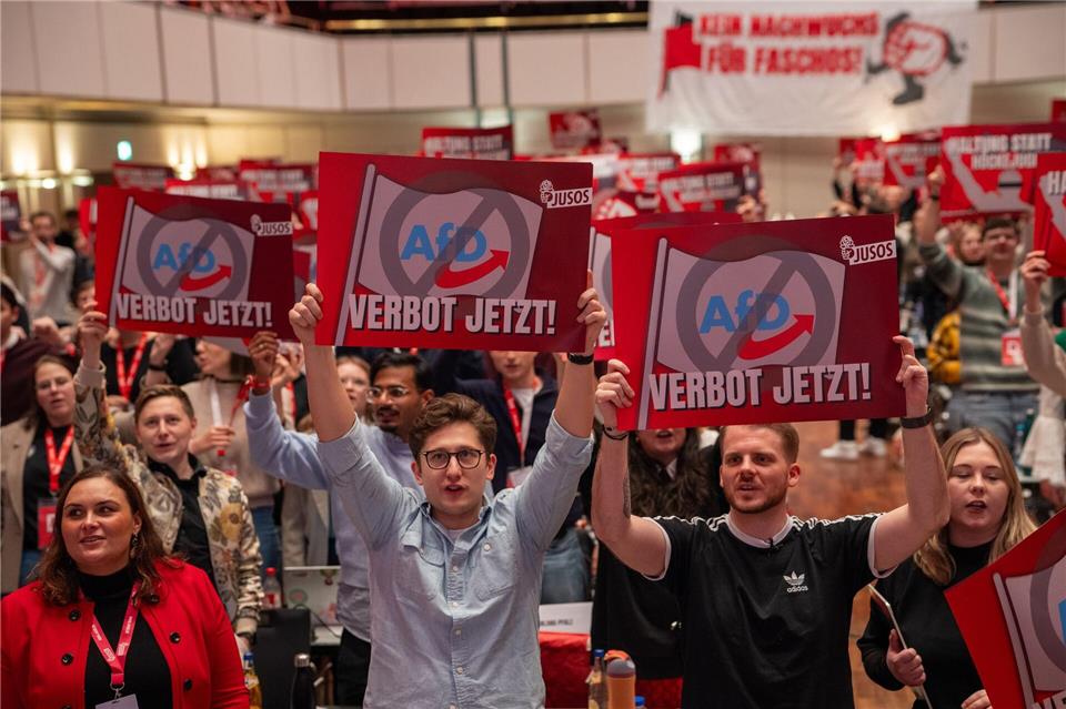 SPD-Generalsekretär Klüssendorf protestierte mit. Harald Tittel/dpa
