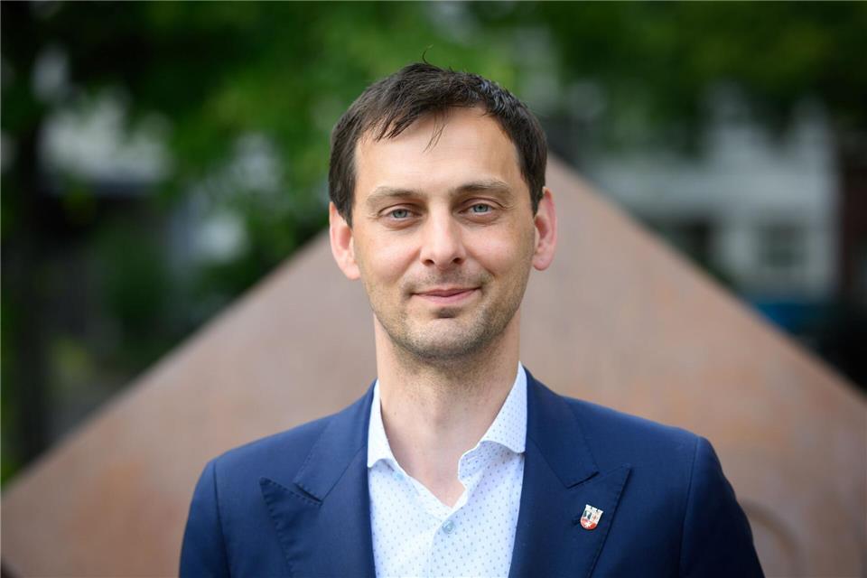 SPD-Landesvorsitzender Martin Hikel will sich 2026 nicht darum bewerben, Bezirksbürgermeister in Neukölln zu bleiben. (Archivbild)Bernd von Jutrczenka/dpa