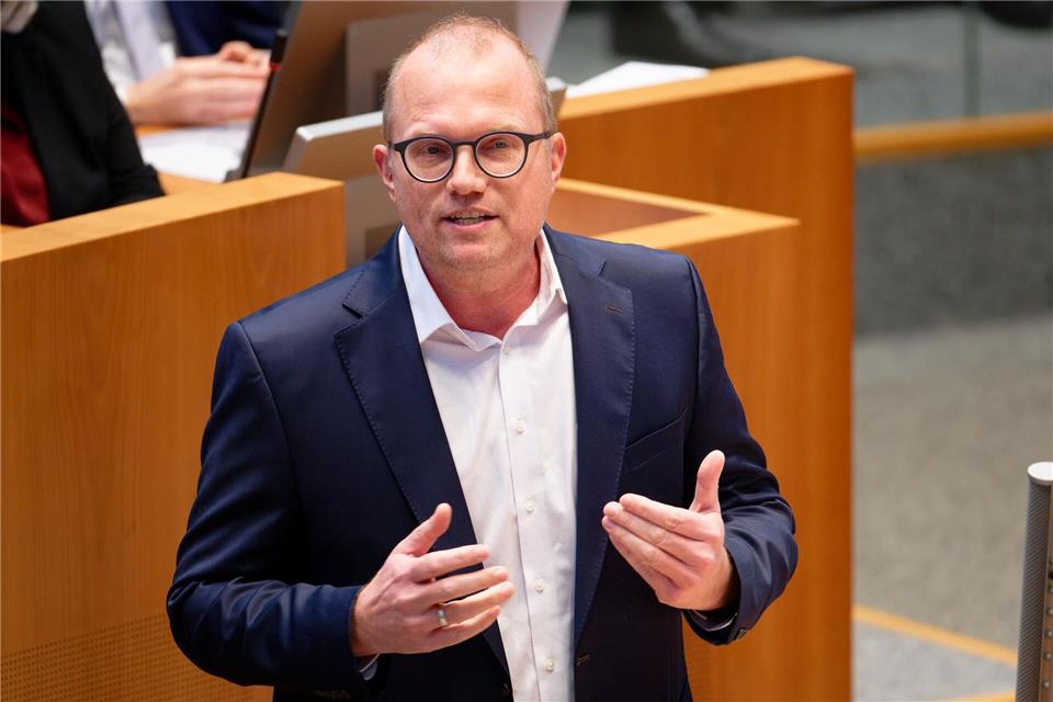 SPD-Landtagsfraktionschef Jochen Ott wirft der NRW-Regierung Arroganz vor.Henning Kaiser/dpa